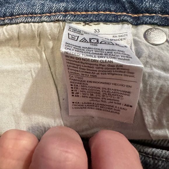 NEW w Tags - GAP girlfriend Crop Jeans Size 33- (20” ax at the waist) - Picture 13 of 14